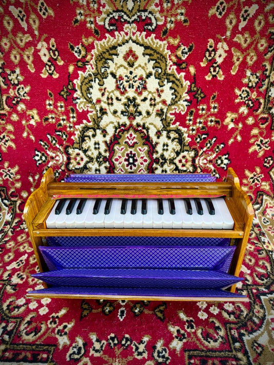 Dolphine Harmonium