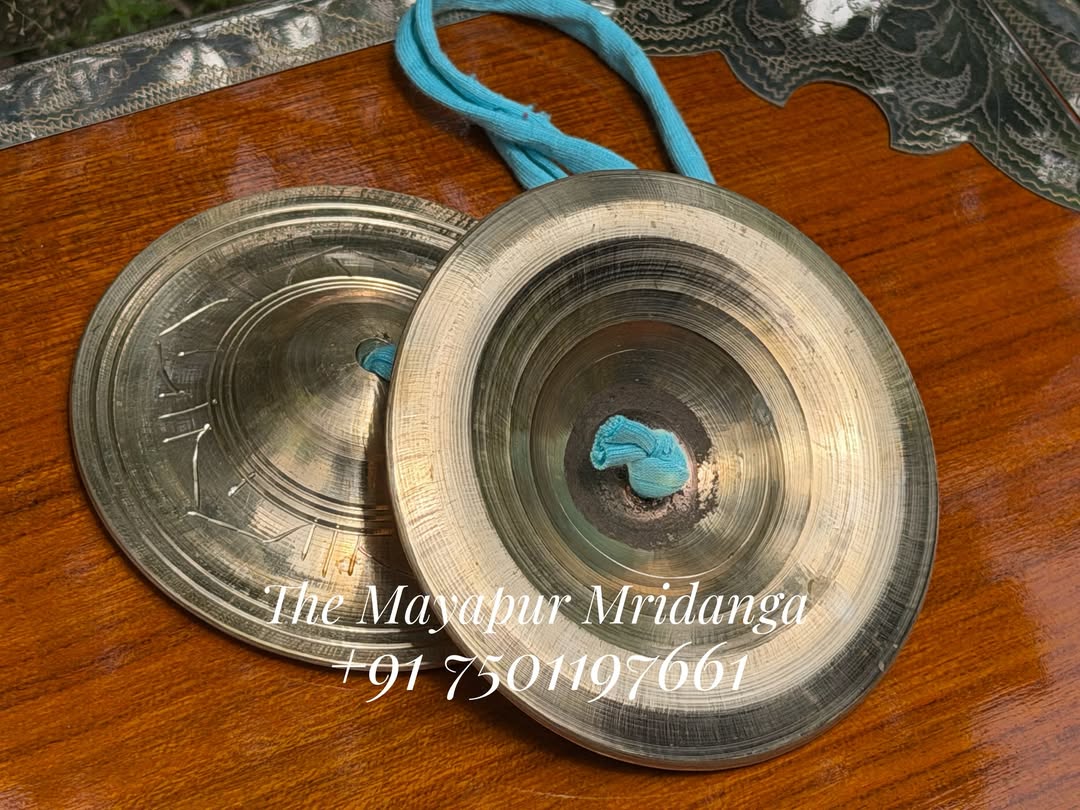 Medium Karatal MAyapur Mridanga (1) Medium Brass Kartal - Image 1